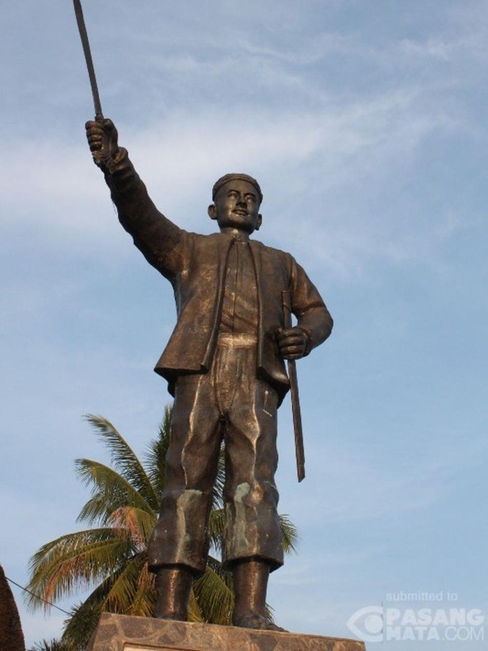 Patung Panglima Batur