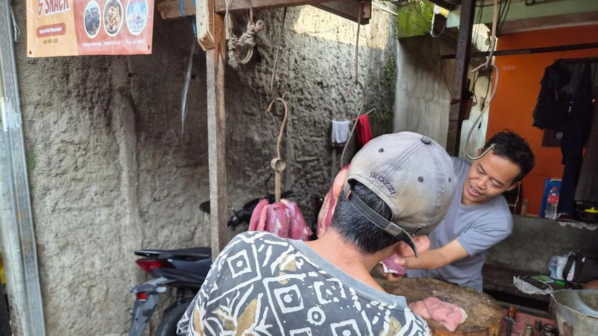 Kisah Pedagang Daging di Pasar Senggol Rawa Belong Bertahan Hadapi Zaman — INDONESIA — Aslikannih