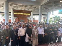 Ini Janji Pejabat ke Peternak yang Demo Harga Telur Anjlok di DPRD Jatim
