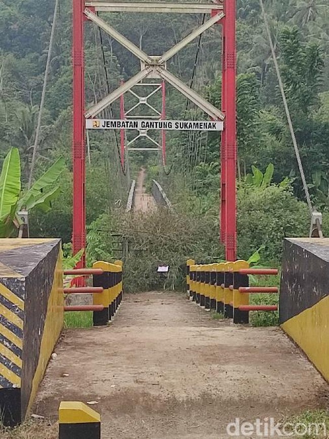 Penampakan Jembatan Gantung Rp 5 M yang Ditutup Kepala Desa di Ciamis