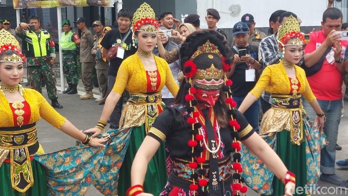 Penari Topeng Cirebon
