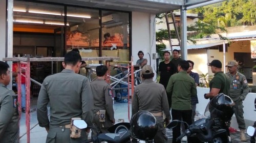 Penghentian pembangunan toko modern di Desa Pesinggahan, Kecamatan Dawan, Klungkung, Bali. (Dok. Satpol PP dan Damkarmat Klungkung)