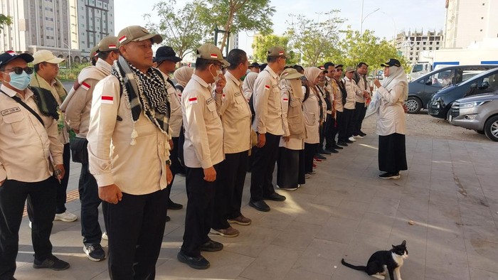 Petugas Haji 2026 tetap siaga hingga kloter terakhir.