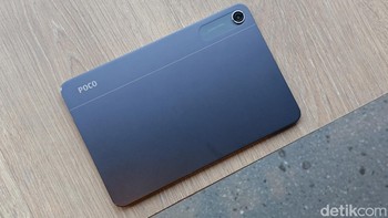Tablet ini mengusung desain metal unibody yang tipis dan diklaim telah melewati lebih dari 40 pengujian kualitas sehingga siap digunakan untuk aktivitas harian. Foto: Adi Fida Rahman/detikINET