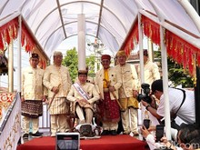 PDIP Vs PSI Soal Jokowi Jalani Ritual Injak Kepala Kerbau di Lampung