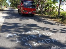 Cara Lain Warga di Ponorogo Protes Jalan Rusak