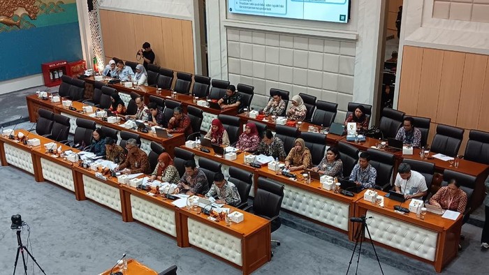 Rapat kerja dengan Komisi VII DPR RI