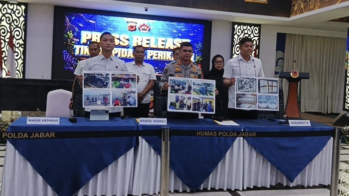 Rilis pengungkapan kasus penjualan benih lobster ilegal.