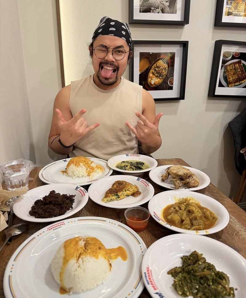 Restoran Sederhana Buka di Australia, Antrean Panjang hingga Semua Lauk Ludes!
