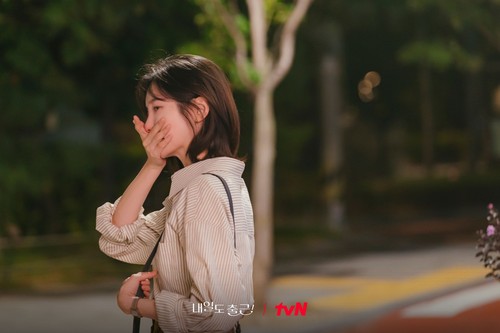 Adegan dalam drama Korea tvN See You at Work Tomorrow!