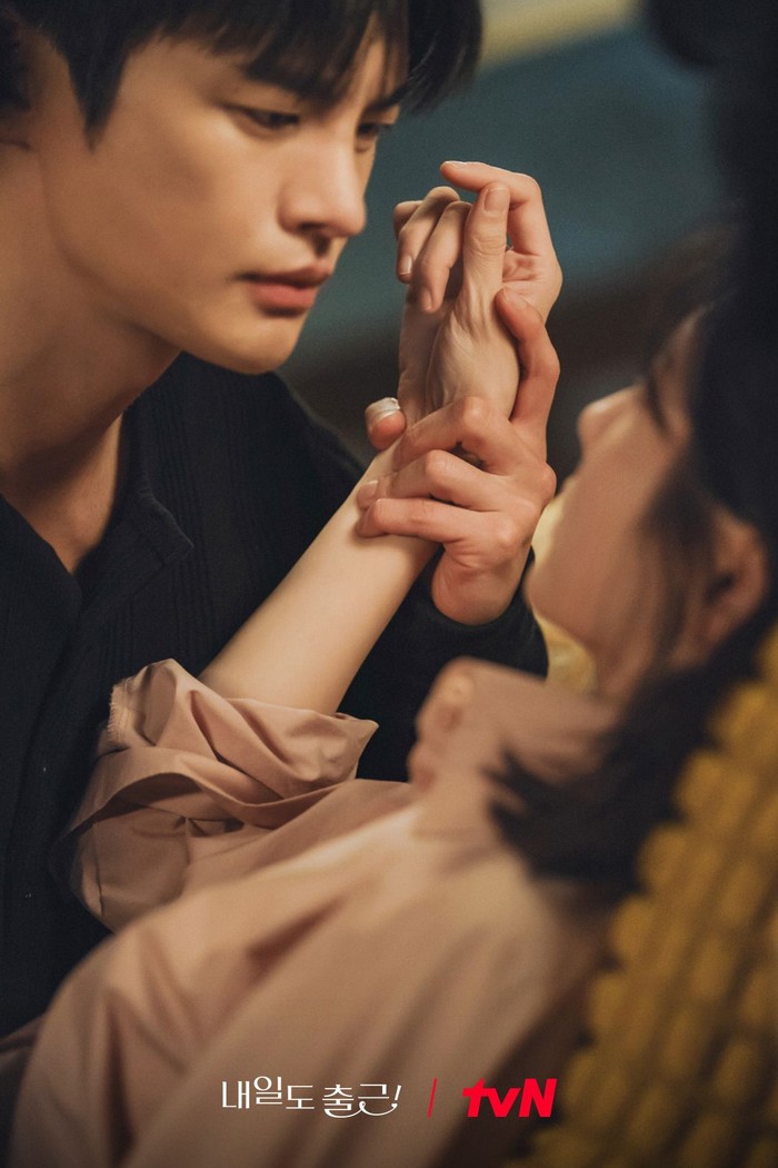 Adegan dalam drama Korea tvN See You at Work Tomorrow! (2026).