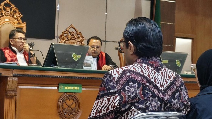 Sidang pemeriksaan saksi kasus korupsi ijon proyek Bupati Bekasi nonaktif Ade Kuswara Kunang.