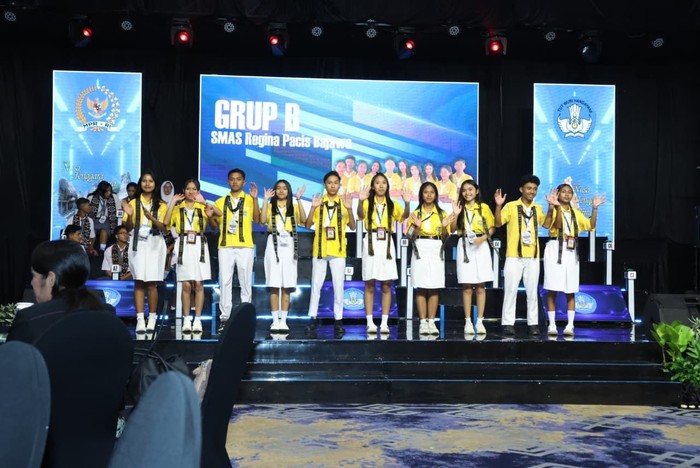 SMAS Regina Pacis Bajawa