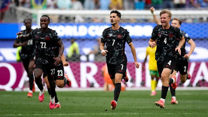 INGLEWOOD, CALIFORNIA - JUNE 28: Stephen Eustaquio #7 of Canada celebrates scoring his teams first goal with team mates during the FIFA World Cup 2026 Round Of 32 match between South Africa and Canada at Los Angeles Stadium on June 28, 2026 in Inglewood, California. (Photo by Jared C. Tilton - FIFA/FIFA via Getty Images)