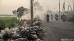 Tumpukan Sampah Liar Meluber ke Jalan, Ganggu Pengendara