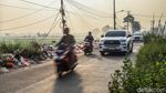 Tumpukan Sampah Liar Meluber ke Jalan, Ganggu Pengendara