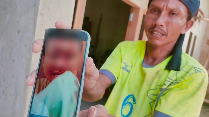 Ujang tunjukan video yang istri yang meminta pulang dengan wajah bersimbah darah