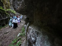 Ziarah Ajvatovica Satukan Muslim Bosnia dalam Doa dan Tradisi