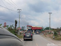 Yang Unik di Kalimantan: Setop Bukan karena Kereta Lewat, tapi Mobil Tambang