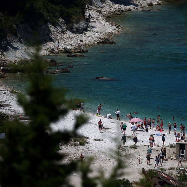 Polemik Pulau Bersejarah di Albania Jadi Lokasi Resor Menantu Trump