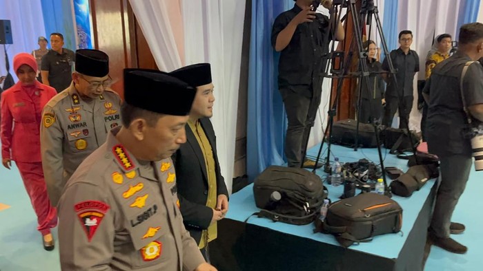 Polri menggelar kegiatan doa bersama lintas agama Selasa (30/6/2026). Gelaran itu dalam rangka perayaan Hari Bhayangkara ke-80 yang jatuh pada 1 Juli mendatang.