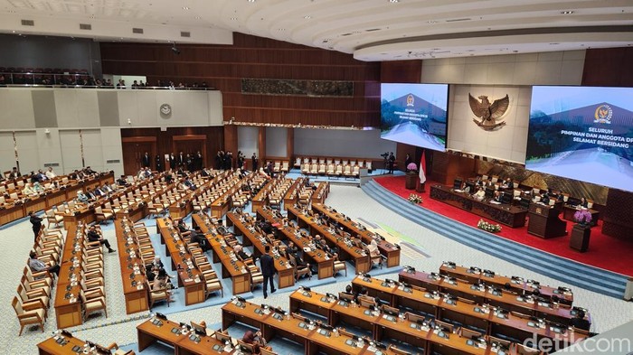 DPR RI menggelar rapat paripurna ke-22 masa persidangan V tahun sidang 2025-2026. Sebanyak 293 anggota DPR RI hadir. (Adrial/detikcom).