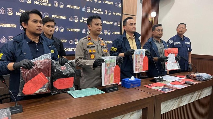 Press release kasus penipuan modus dukun pesugihan Polres Mojokerto