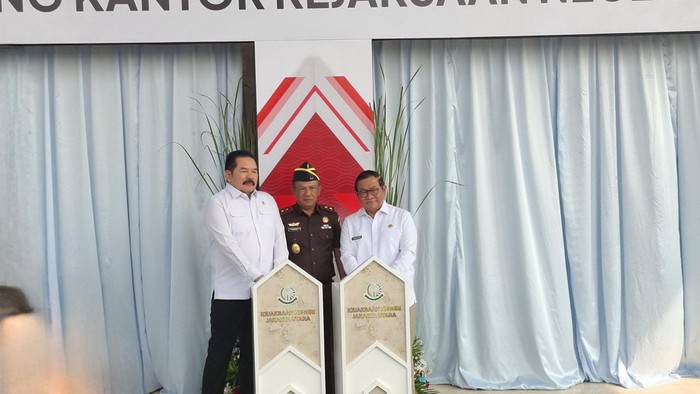 Jaksa Agung dan Pramono Resmikan Kejari Jakut