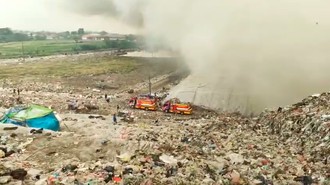 Sudah 24 Jam Kebakaran TPA Jatiwaringin Belum Padam, Ini Kendalanya