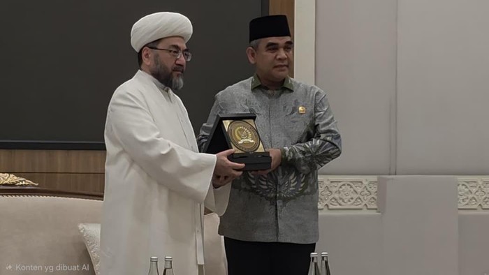 Ketua MPR Ahmad Muzani bersama delegasi MPR serta para ulama dari Indonesia bertemu dengan Grand Mufti Uzbekistan, Syekh Nuriddin Khaliqnazarov di kompleks Museum Islamic Center Uzbekistan, Tashkent, Selasa (30/6/2026).