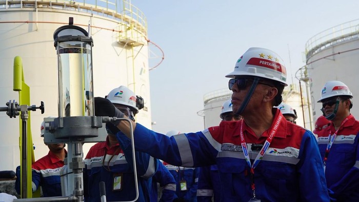 Komut Pertamina Tinjau Fasilitas di Jatim, Pastikan Pasokan Energi Lancar
