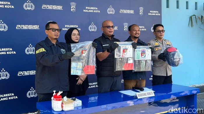 Konferensi pers pembobolan konter Hp di Malang
