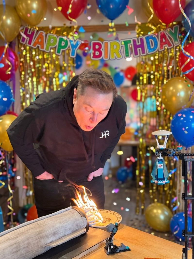 Kue ulang tahun Elon Musk Kue ulang tahun Elon Musk