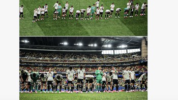 Pemain Jepang membungkuk menghormati para fans usai kekalahan yang menyakitkan. Foto: X.com