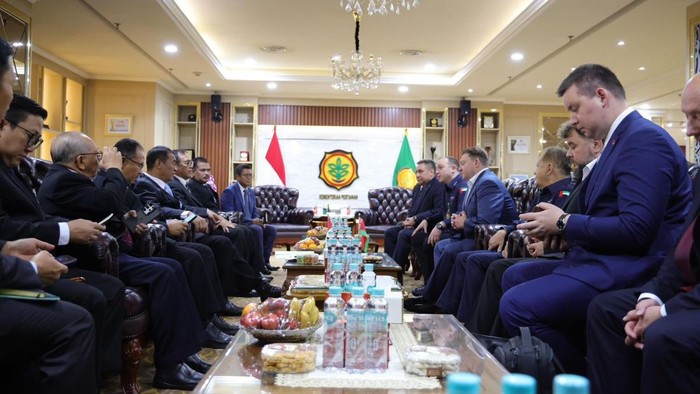 Mentan Amran bertemu Mentan Belarus Yuri Gorglov