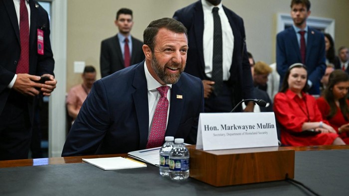 Menteri Keamanan Dalam Negeri AS Markwayne Mullin (dok. REUTERS/Annabelle Gordon) 