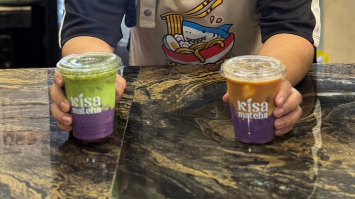 Minuman kopi dan matcha yang berpadu dengan ube di Cirebon.