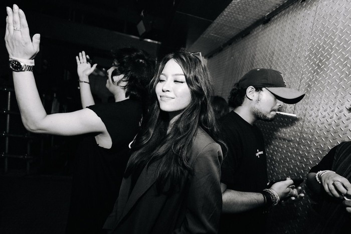 Nicole Robertson merilis single debut Dance Tonight, lagu alternatif R&B yang mengungkapkan frustrasi dan pentingnya self-respect. Dengar sekarang!