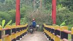 Penampakan Jembatan Gantung Rp 5 M yang Ditutup Kepala Desa di Ciamis