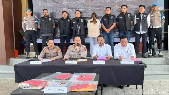 Penyelenggara Samarinda Half Marathon ditetapkan polisi sebagai tersangka penipuan dan penggelapan.