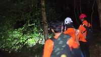 Pendaki Wanita Cedera saat Turun dari Rinjani, Tim SAR Evakuasi