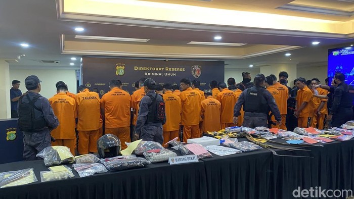 Polda Metro Jaya mengungkap 2 ribu lebih kasus kejahatan jalanan selama periode Januari-Juni 2026