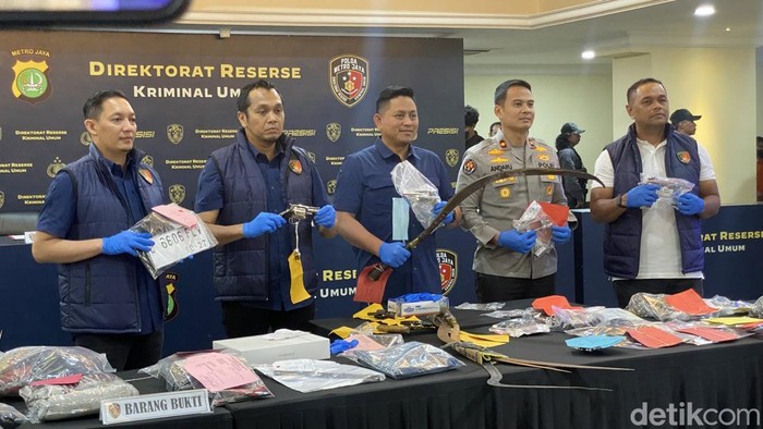Polda Metro Jaya mengungkap 2.000 lebih kasus kejahatan jalanan selama periode Januari-Juni 2026.