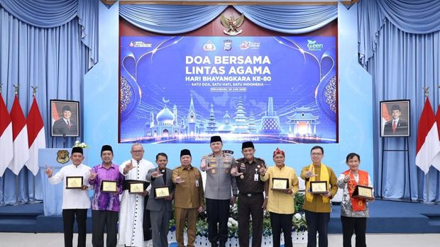Polda Riau menggelar Doa Bersama Lintas Agama menjelang Hari Bhayangkara ke-80, Selasa (30/6/2026).