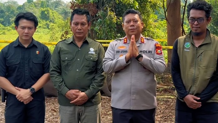 Polres Pelalawan melakukan olah TKP kasus kematian gajah Indro di Tesso Nilo, Senin (29/6/2026).