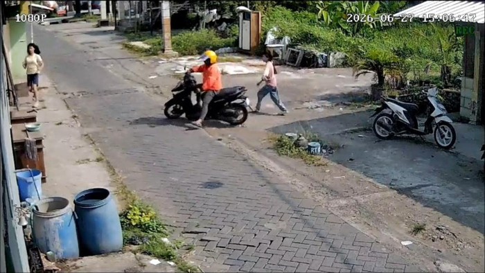 Pria jaket ojol merampas hp bocah di Pasuruan modus tanya alamat
