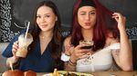Potret Seru Sarah Gibson Kulineran Bareng Suami dan Awkarin