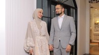 Shireen Sungkar mengaku soal Cut Shafiyyah mengidap autisme di YouTube The Sungkars. Pas 2 tahun 8 bulan gak mau main bareng ya, kalau aku ajarin ngindar, lebih suka ngapa-ngapain sendiri, kosakatanya hilang, kontak matanya hilang. Shafiyyah memang ada autism-nya pas didiagnosis dokter, ujarnya. (Foto: dok Instagram shireensungkar)