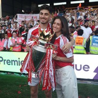 Kai Havertz dan Sophia dikabarkan mulai menjalin hubungan sejak 2018, saat Havertz masih memperkuat Bayer Leverkusen di kompetisi Bundesliga Jerman.Pasangan tersebut bertunangan pada Juli 2023, bertepatan dengan kepindahan Havertz dari Chelsea ke Arsenal. Setahun kemudian, tepatnya pada Juli 2024, keduanya resmi melangsungkan pernikahan. (Foto: Instagram/sophiaaemelia)