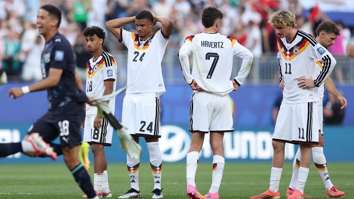 FOXBOROUGH, MASSACHUSETTS - JUNE 29: Players of Germany shows dejection after their loss through the penalty shootout after the FIFA World Cup 2026 Round Of 32 match between Germany and Paraguay at Boston Stadium on June 29, 2026 in Foxborough, Massachusetts. (Photo by Joosep Martinson - FIFA/FIFA via Getty Images)